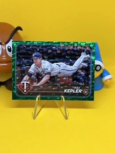 2024 Topps Green Foil #445 Max Kepler /499 Minnesota Twins - Picture 1 of 2