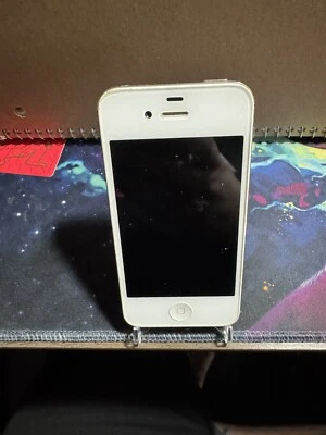 Apple iPhone 4 - 16 GB - White (AT&T) - Image 1 of 2