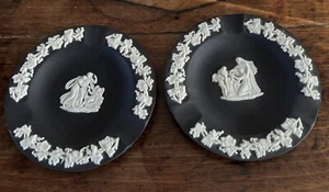 2 X Wedgwood Black JASPERWARE Ashtrays/ Trinket Dish -11cm Wide- Made In England - Picture 1 of 6