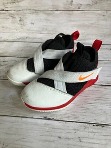 Nike LeBron Soldier XII 12 weiß/schwarz/rot orange Kleinkind Größe 9c AH1690-181 - Bild 1 von 9