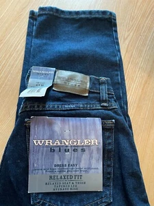 Wrangler Blues Relaxed Fit Mom Jeans Sz 6 X 32 Tapered Leg Average Rise New! - Picture 1 of 6
