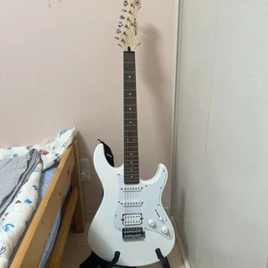 Yamaha Pacifica012 gebrauchter Mahagoni Korpus weiß mit Softcase - Bild 1 von 4