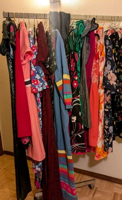 Women's Dress Lot- Flare, Fit, Midi, Maxi, vintage, all sizes 24pc READ - Image 1 of 4