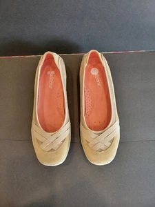 Cream Suede Auditions Woman Shoes Padded insoles Sz 8 - Picture 1 of 5