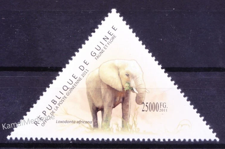 Guinea 2011 MNH, triángulo extraño forma inusual, elefantes africanos animales salvajes Foto 1 de 1
