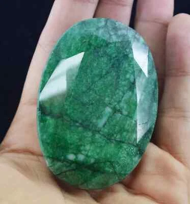 Amazing Deal 680 Carat Natural Big Emerald Green Oval shape Loose Gemstone - Image 1 of 4