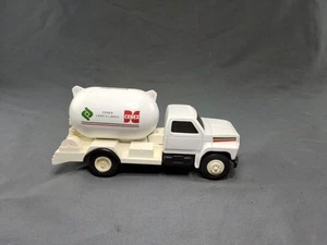 Ertl Ford F700 Propane Truck Locking Coin Bank CENEX LAND O' LAKES , 1/34 Scale - Picture 1 of 9