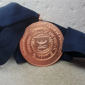 University of Michigan School of Dentistry Dr William Gillette 1971 DDS Medal - Picture 1 of 3