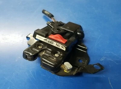 Actuador de bloqueo de pestillo de maletero Pontiac Grand Am 1999-2005 usado Foto 1 de 3