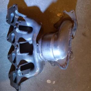 neuer, original Renault Auspuffkrümmer inkl. Vorkat, 1,4 u. 1,6 ltr., 7700108304 - Bild 1 von 6