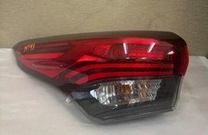 Toyota Highlander 2020-2022 luz trasera halógena OEM lado del conductor MT93 - Imagen 1 de 11