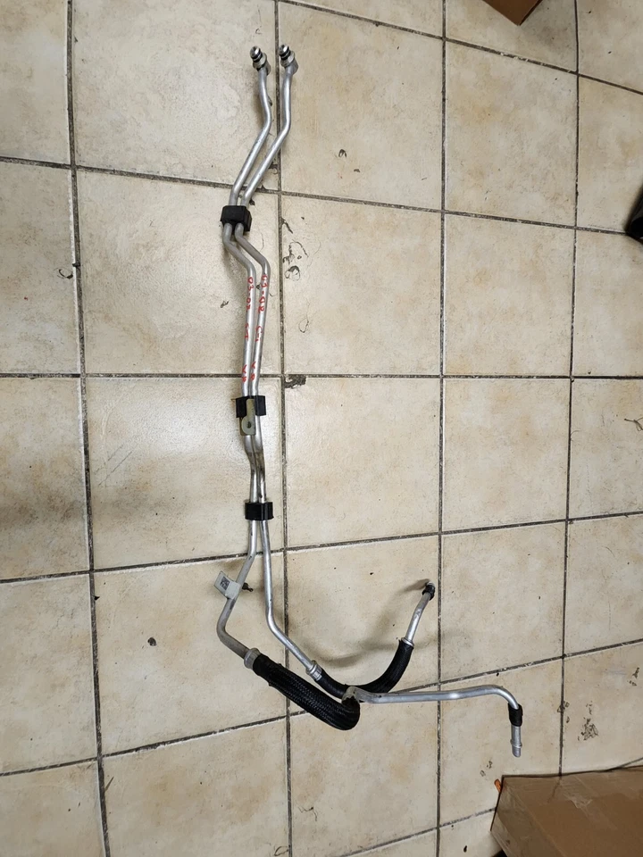 2004 2005 2006 2007 2008 2009 JAGUAR XJ8 VANDEN PLAS TRANSMISSION HOSES - Image 1 of 1