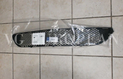 Mercedes-Benz W204 genuíno AMG para-choque dianteiro grade de malha central C300 C350 NOVO!!! - Imagem 1 de 3