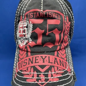 Gorra Disneyland Resort 55 Aniversario Envejecida Roja y Negra Gorra con Correa - Imagen 1 de 12