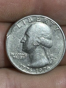 1776-1976 Die Break Quarter Error - Picture 1 of 3