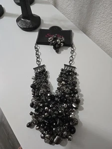 The Taylerlee: 🖤 Zi Halskette 2019 retired 🖤 mit passenden Ohrringen - Bild 1 von 4