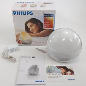 Philips HF3520 Wake-up Light Alarm Clock Sunrise Simulator FM Radio White LED - Picture 1 of 13
