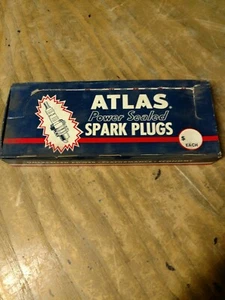VINTAGE (SET OF 8) Atlas # 470 Spark Plugs NOS IN ORIGINAL BOXES 20JS1080-S2 - Picture 1 of 2