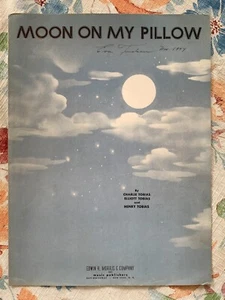 Spartiti musicali vintage 1942 "Luna sul mio cuscino" di Charlie, Elliott e Henry Tobias - Foto 1 di 3