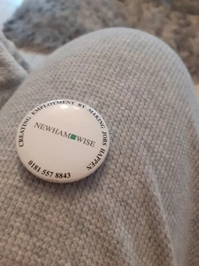 Insignia Newham Wise vintage - Imagen 1 de 2