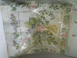The MAZALTOV Collection Needle Point Floral Design 16 " x 16 " - Picture 1 of 5
