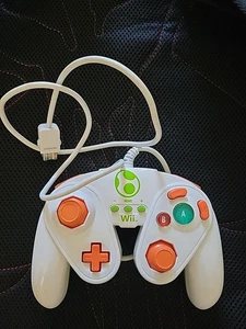 PDP Wii Wii U Wired Fight Pad Classic Controller Gamecube Layout Yoshi - Picture 1 of 4