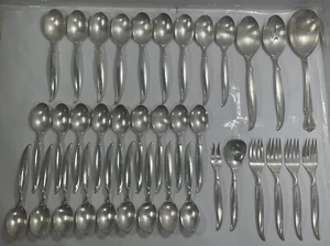 Set 38 pezzi argenteria vintage 1847 Rogers Bros. IS Flair - Foto 1 di 23