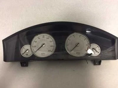  2005-2006 CHRYSLER 300 INSTURMENT CLUSTER MPH 867 - Imagem 1 de 3