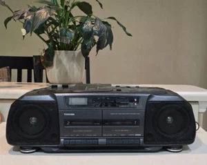 Vintage Toshiba RT-8081 Stereo Radio Cassette and CD Boombox - Picture 1 of 6