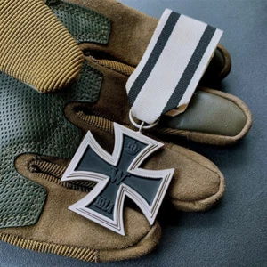 German 1914 Iron Cross Medal Merit Badge Brooch Pins Souvenir Collectibles Repro - Picture 1 of 1