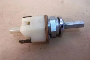 NOS LUCAS 140SA IGNITION SWITCH Classic BEDFORD Comercial # 39554A / 8855638 - Picture 1 of 3