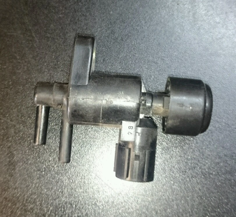 2002 Honda CB900f 919 Hornet 900 02-07 air valve sensor switch oem good - Image 1 of 1