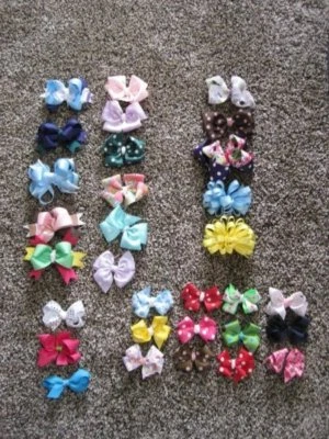 Lot of 32 handmade girls hair bows 2 3 4 inches pinks blues toddler - Изображение 1 из 4