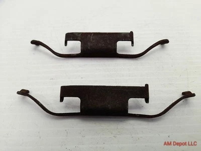 BMW 323i 323xi E46 2000 juego de clips de retención de pastillas de freno traseras 2 piezas 34211157046 Foto 1 de 2