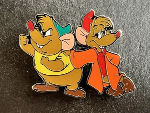 SOLO Jaq e Gus - Set Personaggi Cenerentola - Spilla Disney 176166 - Foto 1 di 2
