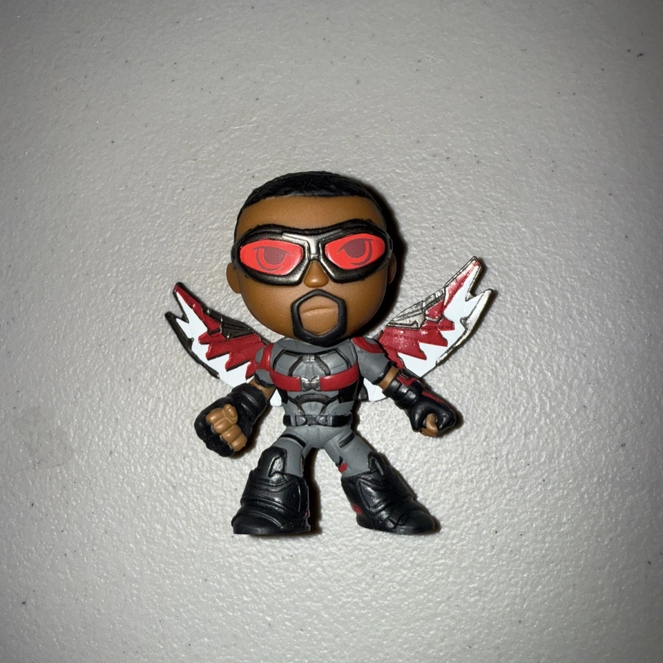 *MINIS FUNKO MISTERIO - AVENGERS INFINITY WAR - HALCON - 1/72 - WALMART EXCL* Foto 1 de 1