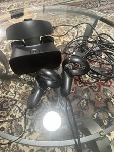 Lenovo Oculus Rift S VR Headset With Controllers And Cables - READ - Picture 1 of 4