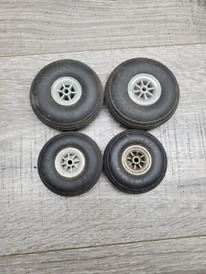 2 Pairs Du-bro Wheels Rubber Treaded 2.75" And 2.25" Rc Airplane - Image 1 of 3
