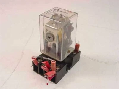 AMF KAP 11 DG 24 V Relay with Connection Bracket 844509 - Image 1 of 4