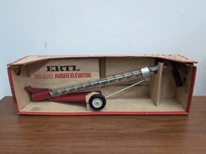 1/16 Carter Tru-Scale Rocket Auger Elevator With Box  - Picture 1 of 5