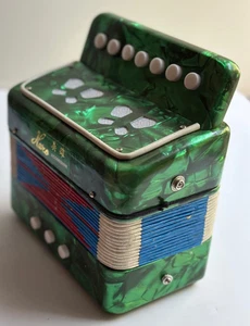 Hero Kids Accordion Musical instrument Classic Toys VGC Vintage - Picture 1 of 10