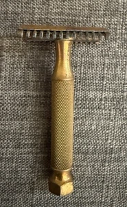 Vintage COOPER Gold Tone Double Edge Safety Razor - Picture 1 of 7