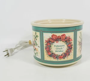VTG Christmas Theme Rival Potpourri Crock Pot Holiday Wreath Poinsettia #3209 - Picture 1 of 5
