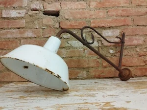KE1376 antike Schmiedeeisen Wandlampe mit Emailleschirm - Bild 1 von 10