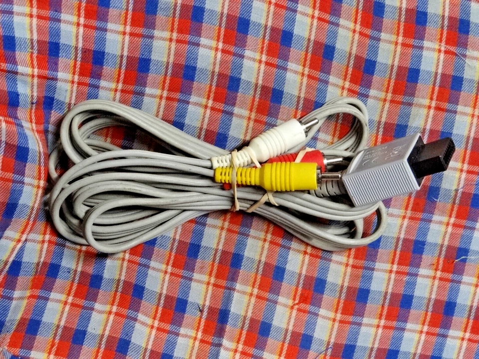 OFFICIAL OEM Nintendo Wii Wii U AV VIDEO COMPOSITE CABLE RVL-009 - Image 1 of 1