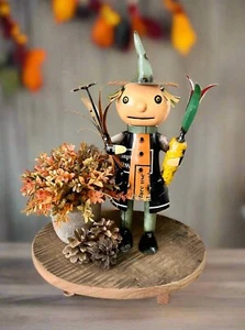 Primitive Halloween Vogelscheuche aus recyceltem Metall mit Rechen und Mais 13 Zoll - Bild 1 von 2