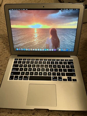 Portátil Apple MacBook Air 13" (128GB SSD, Intel Core i5, 1.6GHz, 4GB RAM) -... Foto 1 de 4