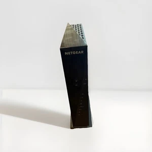 NETGEAR AC1750 680 Mbps 4 Port Gigabit Wireless AC Router + Cable modem - Picture 1 of 3