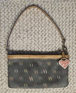 Vintage Y2K Dooney & Bourke Rainbow Signature Monogram Wristlet Large Black Rainbow - Bild 1 von 8