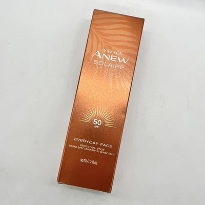 Nueva loción de protección facial diaria Isa Knox Anew Solaire de amplio espectro FPS 50 Foto 1 de 4